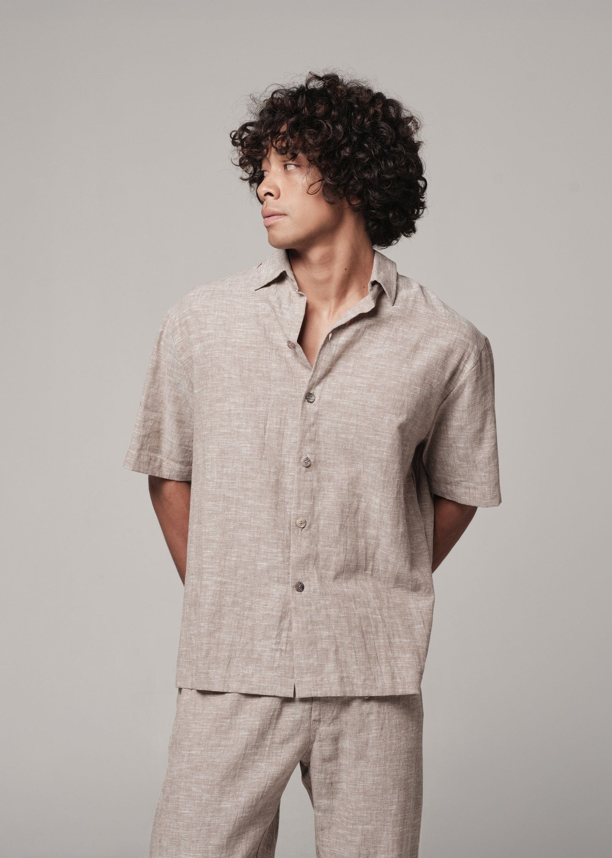 Men's boxy linen shirt crushed almond / S Men's boxy linen shirt