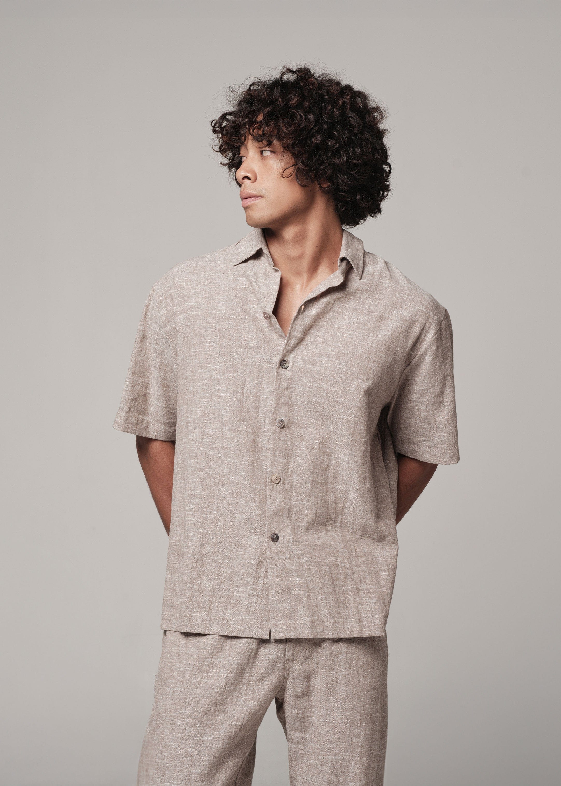 Men's boxy linen shirt crushed almond / S Men's boxy linen shirt