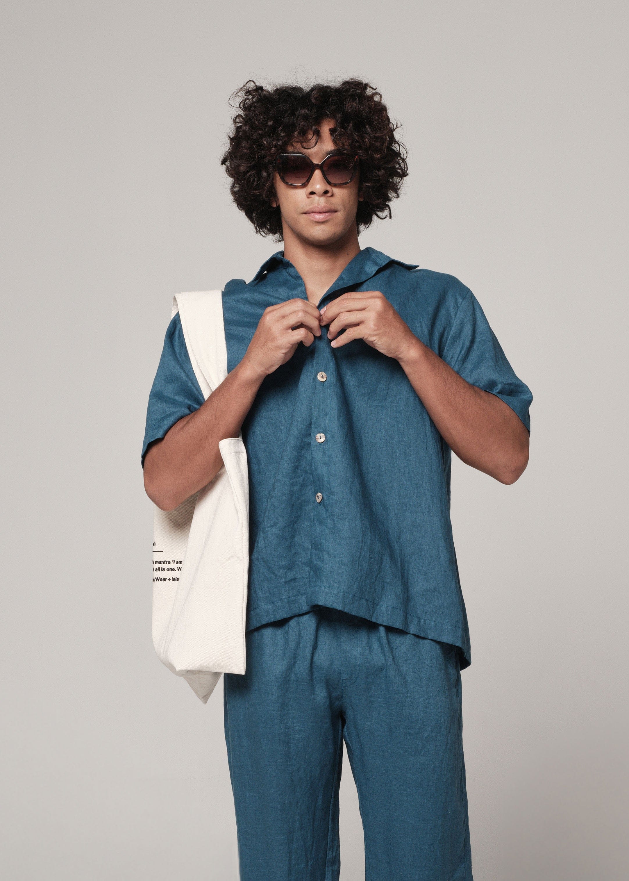 Men's boxy linen shirt Men's boxy linen shirt