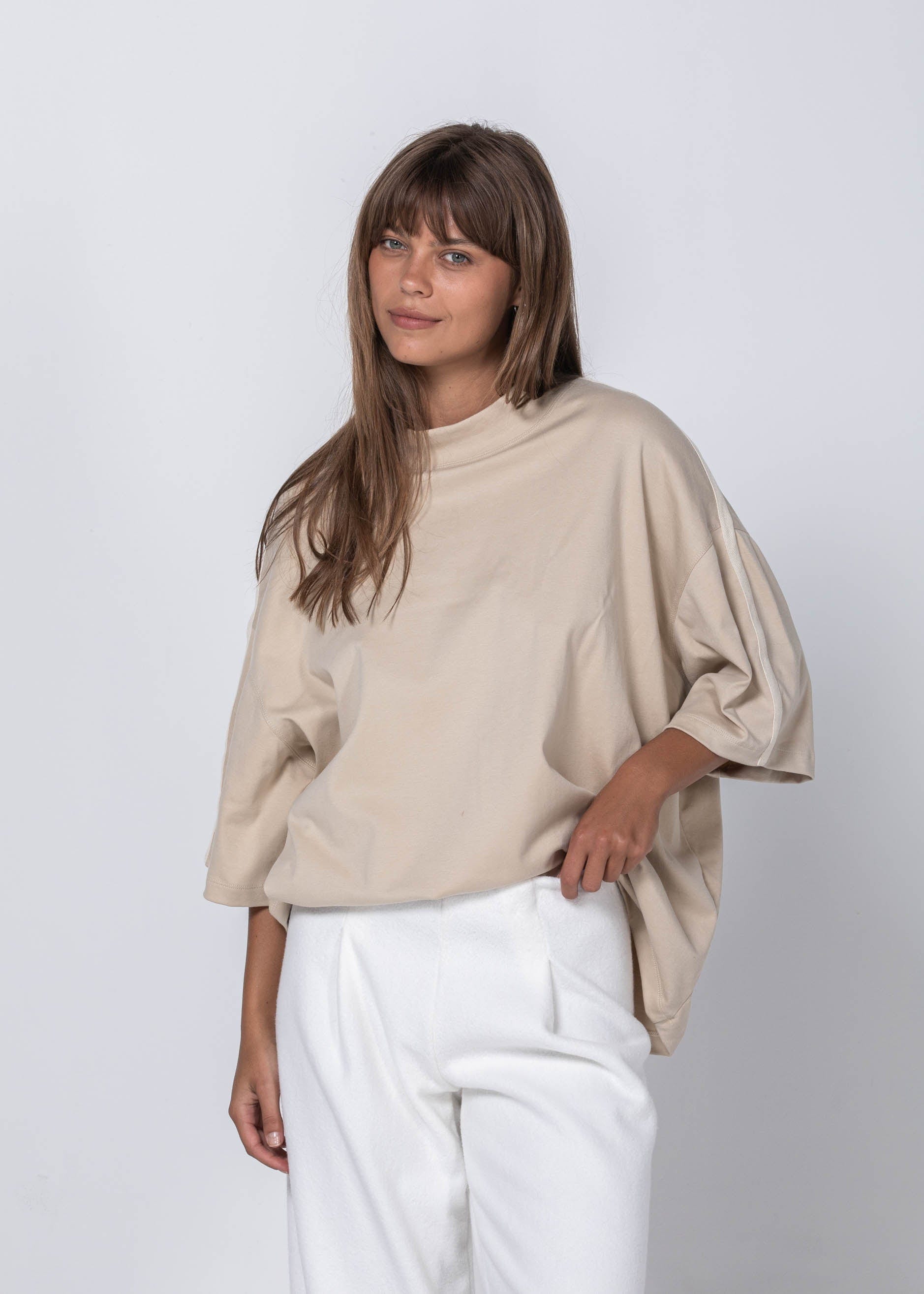 Atmos Tee beige / One Size WE-AR Atmos Tee | Sustainable Yoga & Off-Duty Wear