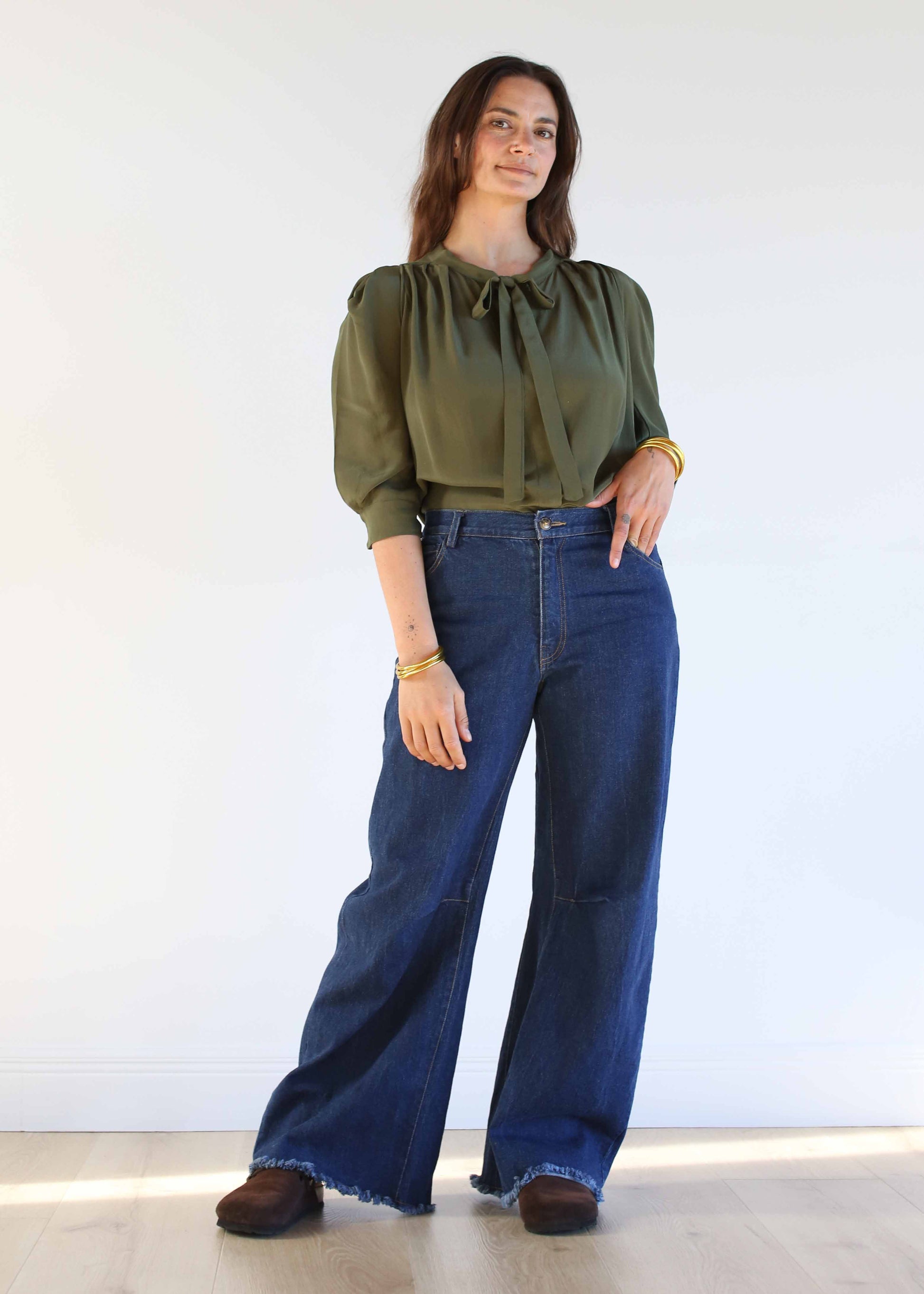 Silk Coucou Shirt olive / S/M WE-AR Silk Coucou Shirt | Sustainable Yoga & Off-Duty Wear